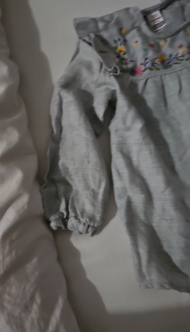 Gri Nakışlı Kız Çocuk Keten Bluz - Görsel 4