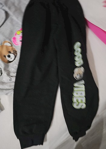 Kız Çocuk Kapüşonlu Sweatshirt ve Eşofman Takımı - Görsel 2