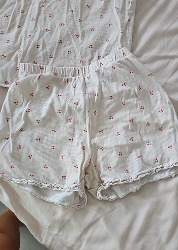 H&M Beyaz Mini Kısa Kollu Rahat cocuk Pijama Takımı