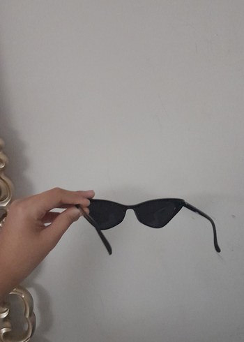 Şeffaf Siyah Gotik Kadın Gözlüğü - Görsel 3