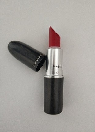 universal Beden MAC Ruby Woo