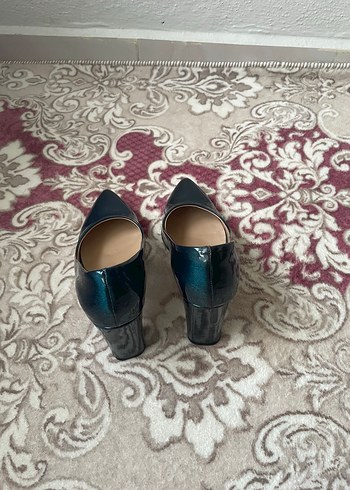 Mavi Parlak Kadın Topuklu Ayakkabı - Görsel 2