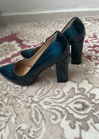 Mavi Parlak Kadın Topuklu Ayakkabı - Görsel 3