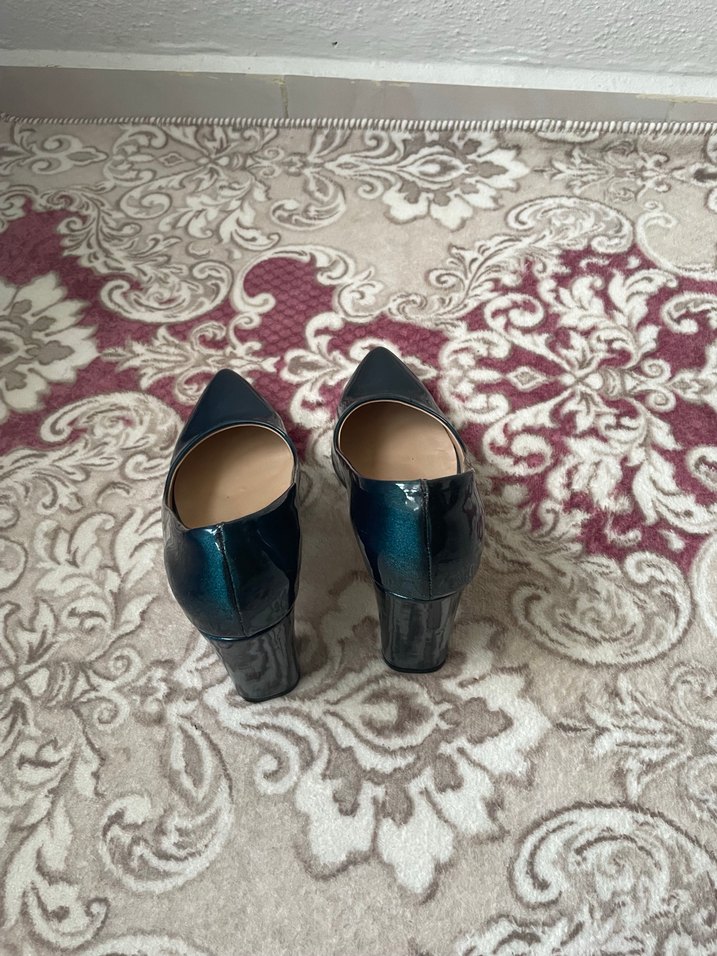 Mavi Parlak Kadın Topuklu Ayakkabı - Görsel 2