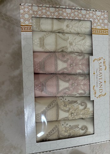 Nakışlı Beyaz ve Pastel Havlu Seti - Görsel 2