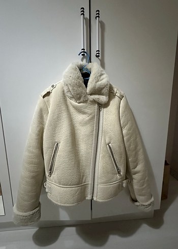 Kadın Beyaz Kürklü Stradivarius Ceket - Görsel 3