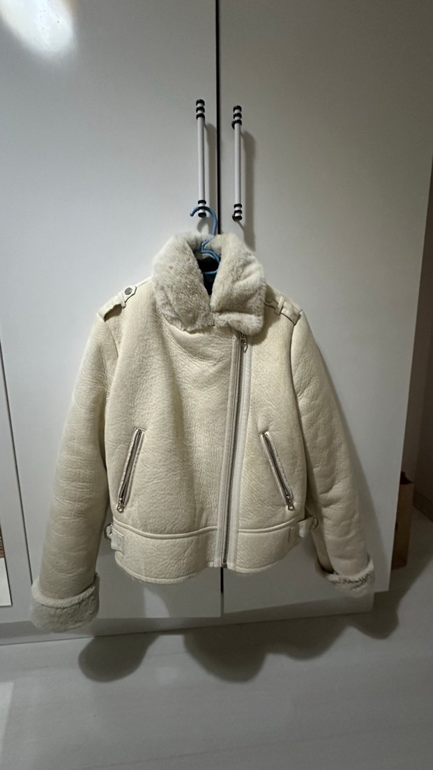 Kadın Beyaz Kürklü Stradivarius Ceket - Görsel 3