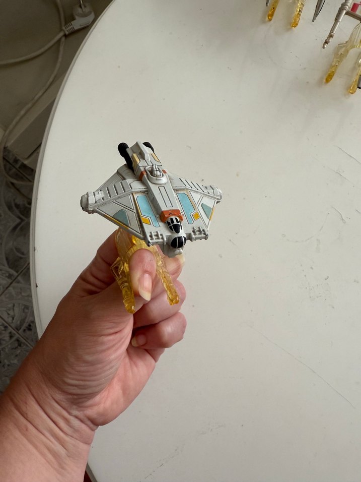 Gri Uzay Gemisi Aksiyon Figürü - Görsel 2