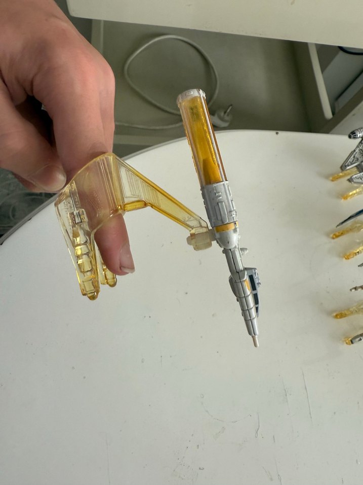 Sarı Detaylı Mini Aksiyon Figürü - Görsel 2