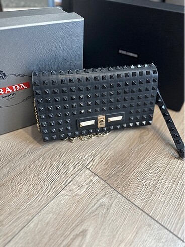 Valentino Clutch