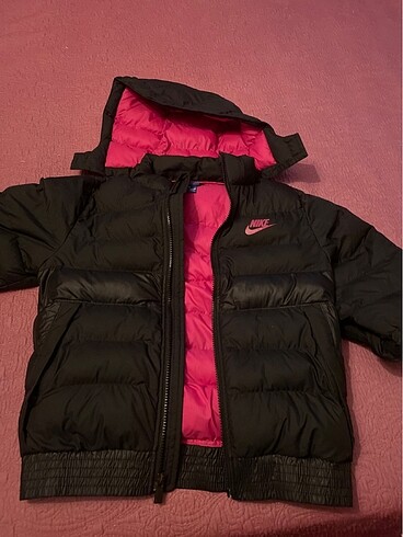 Nike mont