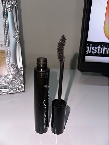 Beden Farmasi extrem curl maskara