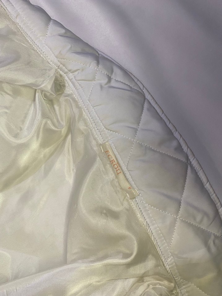 Düğmeli Beyaz Kadın Mont - Görsel 4