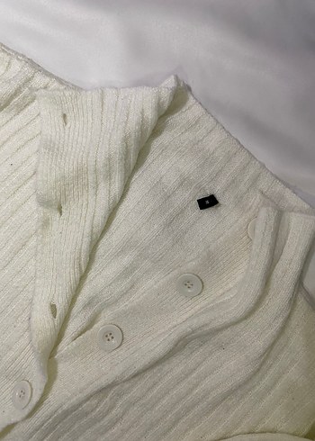 Düğmeli Beyaz Kadın Yün Hırka - Görsel 3