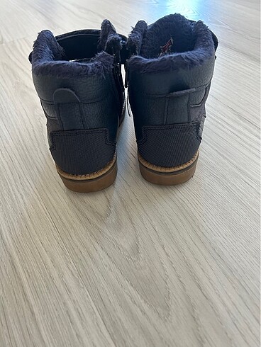 28 Beden lacivert Renk Çocuk botu