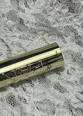 Parlak Altın Renk Maskara - Görsel 4