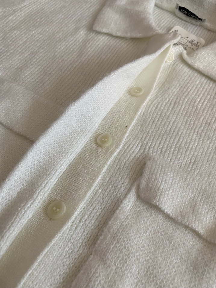 Düğmeli Beyaz Triko Kadın Hırka - Görsel 4