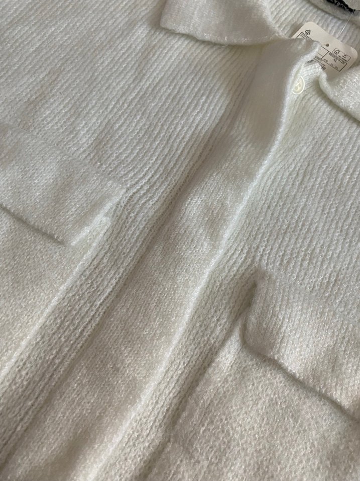 Düğmeli Beyaz Triko Kadın Hırka - Görsel 3