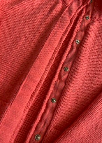 Düğmeli Kırmızı Midi Triko Hırka - Görsel 3