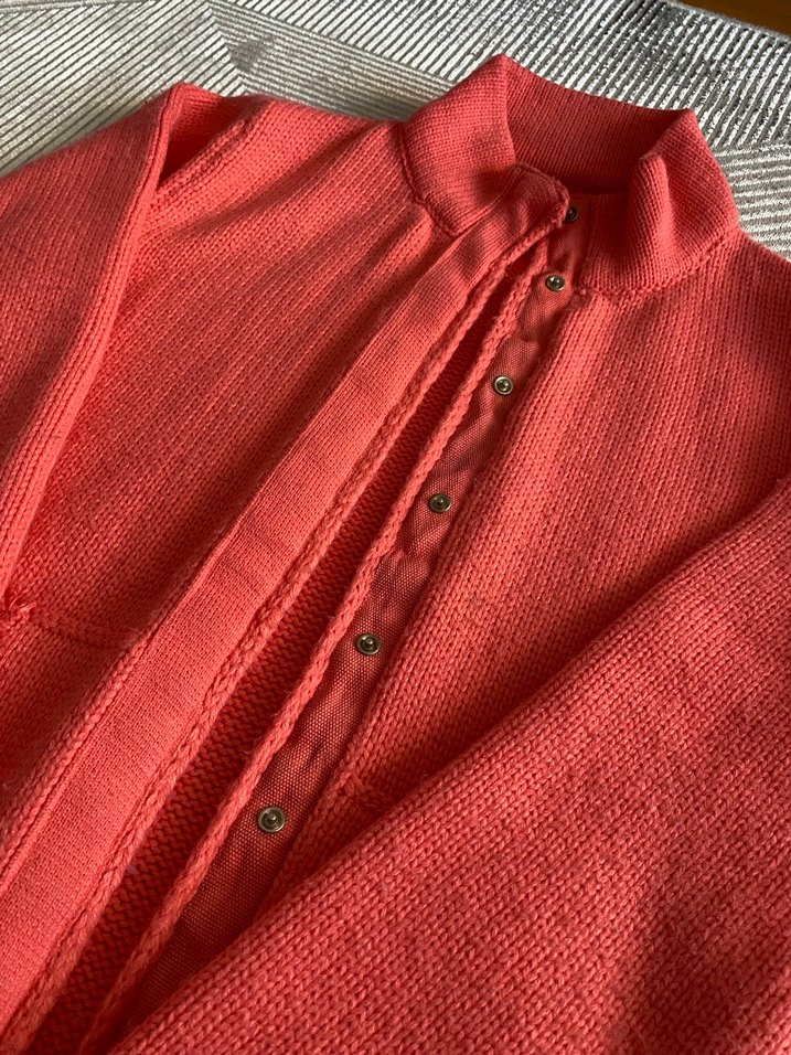 Düğmeli Kırmızı Midi Triko Hırka - Görsel 5