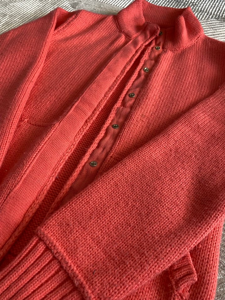 Düğmeli Kırmızı Midi Triko Hırka - Görsel 4