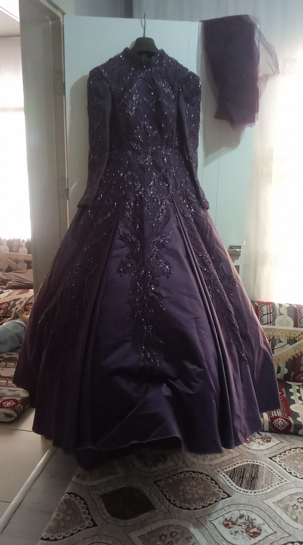 Mor Uzun Straplez Nakışlı Gotik nişan elbisesi - Görsel 2