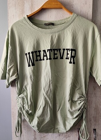 Yandan büzgülü t-shirt