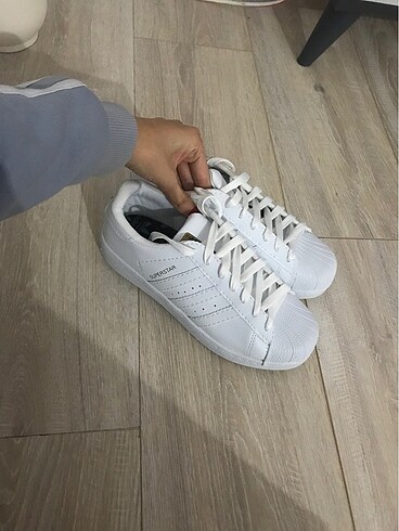 Adidas süperstar beyaz spor ayakkabı