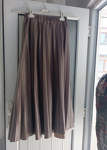Diger Bej Pilili Uzun Kadın Etek