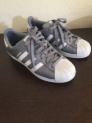 Adidas çok giyilmedi