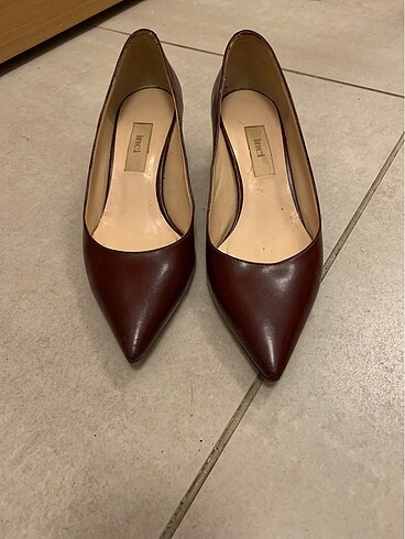 Alçak topuklu stiletto