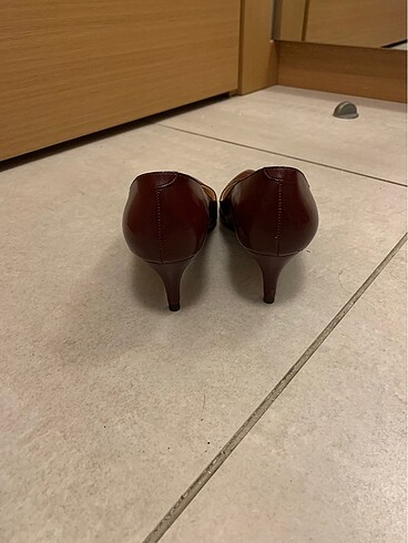 36 Beden Alçak topuklu stiletto