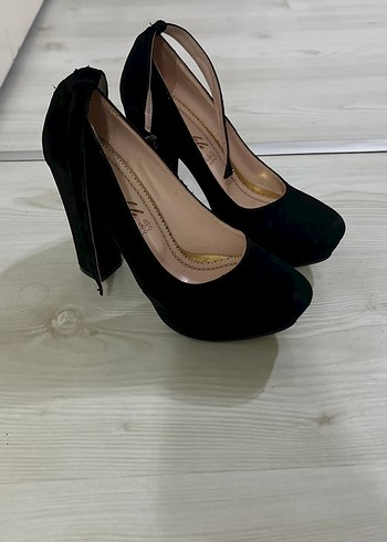 Siyah Süet Stiletto Topuklu Kadın Ayakkabı