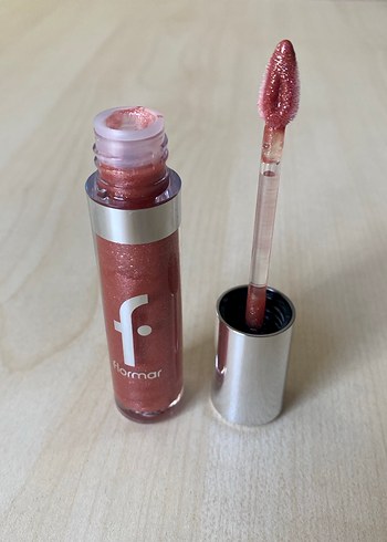  Beden Flormar Dewy Lip Glaze 005