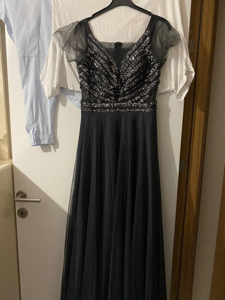 Drapeli Siyah Nakışlı Uzun Kadın Abiye Elbise - Görsel 2