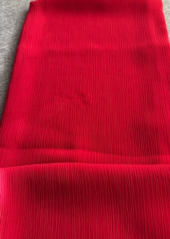 Kadın Kırmızı Piliseli Ipeksi Şal - Görsel 2