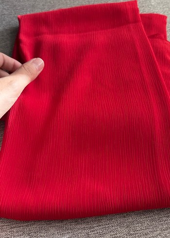 Kadın Kırmızı Piliseli Ipeksi Şal - Görsel 3