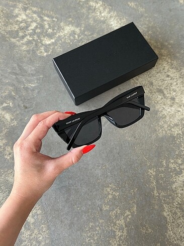  Beden Saint Laurent gözlük