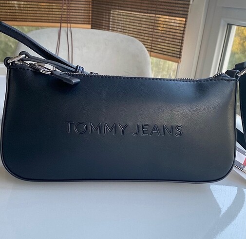 Tommy Hilfiger SIFIR TOMMY HİLFİGER KADIN OMUZ ÇANTASI ?