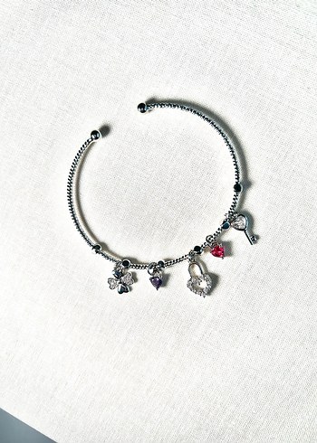 Kalpli Kilit Detaylı Pandora Tarzı Taşlı Charm Bileklik - Görsel 3