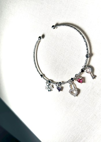 Kalpli Kilit Detaylı Pandora Tarzı Taşlı Charm Bileklik - Görsel 2
