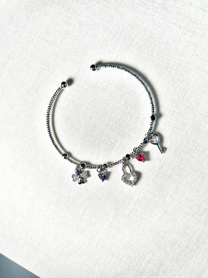 Kalpli Kilit Detaylı Pandora Tarzı Taşlı Charm Bileklik - Görsel 3