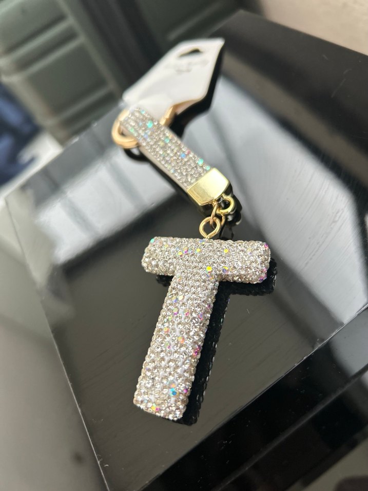 Lüks Zirkon Taşlı Simli T Harf Anahtarlık | Şık & Işıltılı - Görsel 2