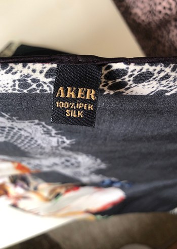 Aker Aker Eşarp