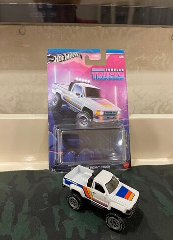  Hot wheels Toyota pick-up 