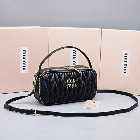 Miu Miu Miu Miu çanta