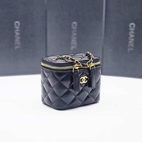 Chanel mini çanta?