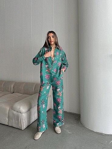 Diğer Flower Desen İkili Takım