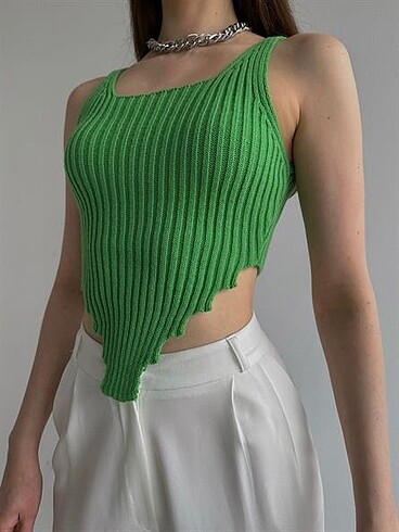 l Beden Asinetrik Bel Triko Crop