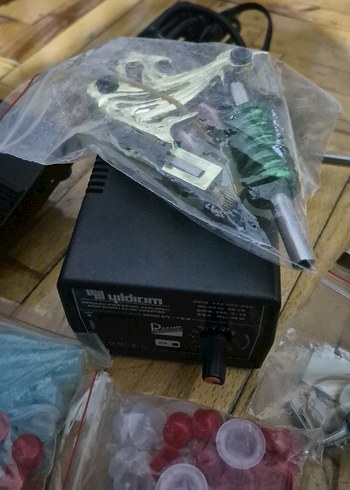 Tam set Dövme Makinesi ve tüm Aksesuarları - Görsel 4